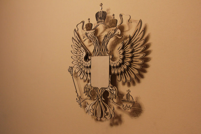 Герб России из фанеры вид справа