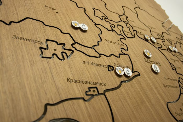 Карта московской области на стену с магнитами украшение