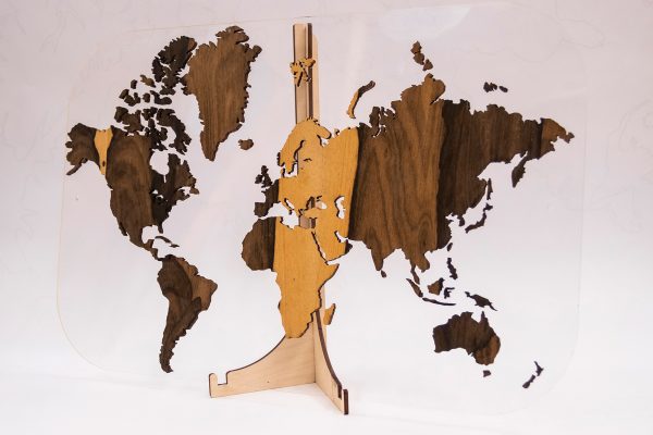 Подарочная карта мира с отделкой из натурального шпона Зирикот серии Exclusive