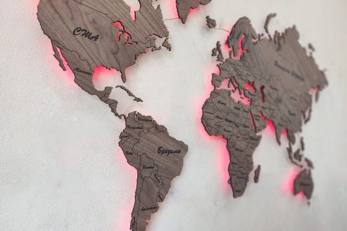 Деревянная карта мира серии Standard из натурального шпона Орех Американский