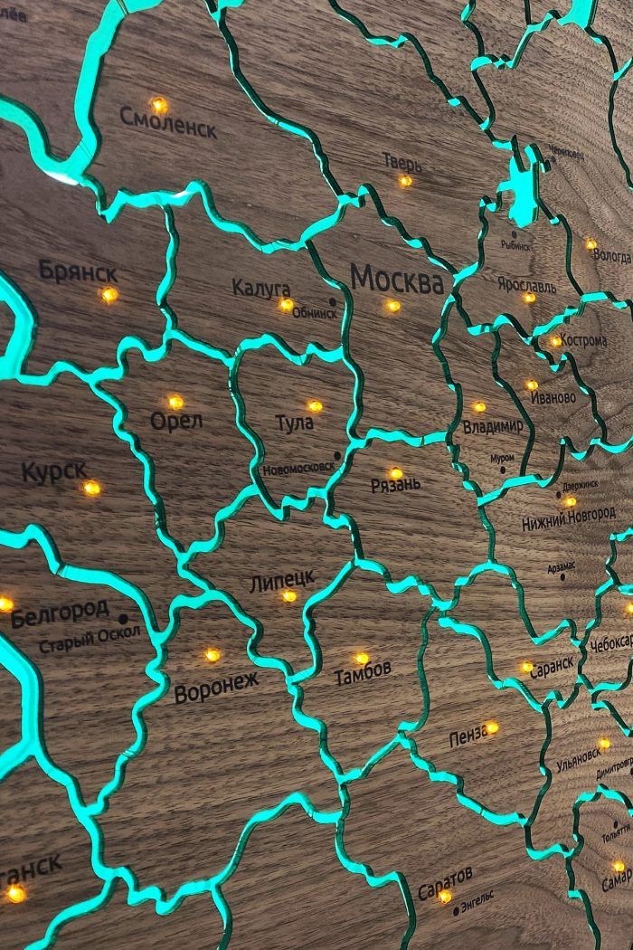 Интерьерная карта России с полным зазором между регионами, шпон Орех Американский