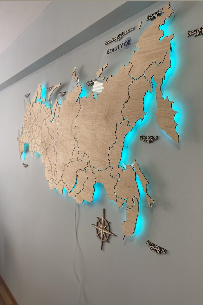 Фанерная карта России с защитным покрытием воском, морями и подсветкой