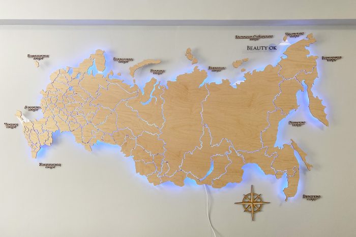 Фанерная карта России с воском и подсветкой