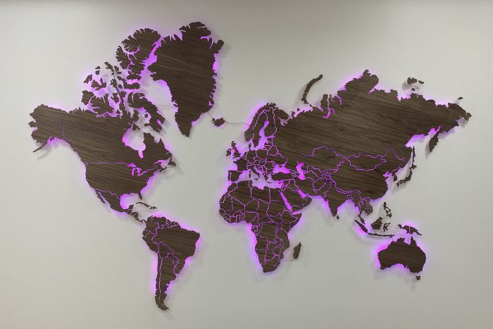 Карта Мира без названий из Ореха Американского