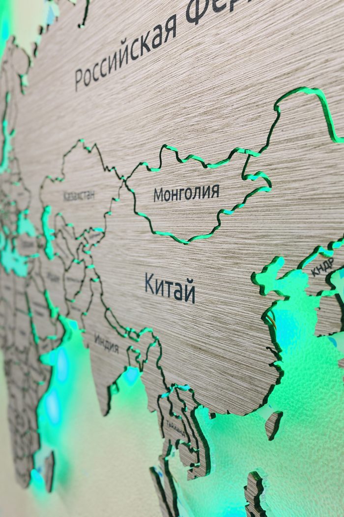 Карта Мира с полным зазором между странами и подсветкой, Дуб 2325Q