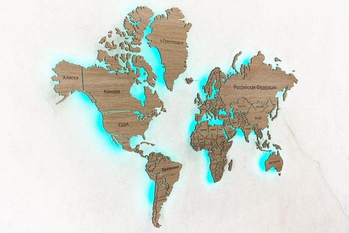 Настенная карта Мира Дуб с подсветкой стран
