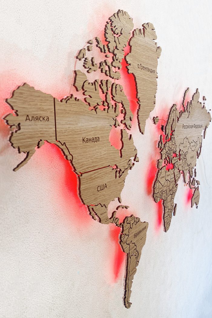 Карта Мира с натуральным шпоном Дуба и подсветкой границ стран