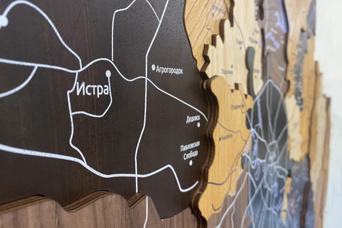 Декоративная многоуровневая карта Московской области с городами, дорогами, реками и озёрами