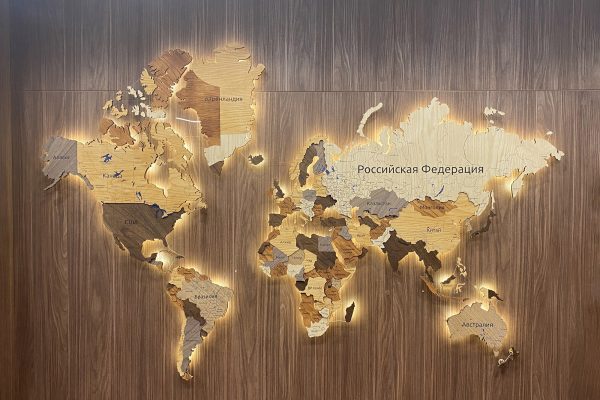 Карта мира из Ореха Американского, Дуба и Ясеня белого